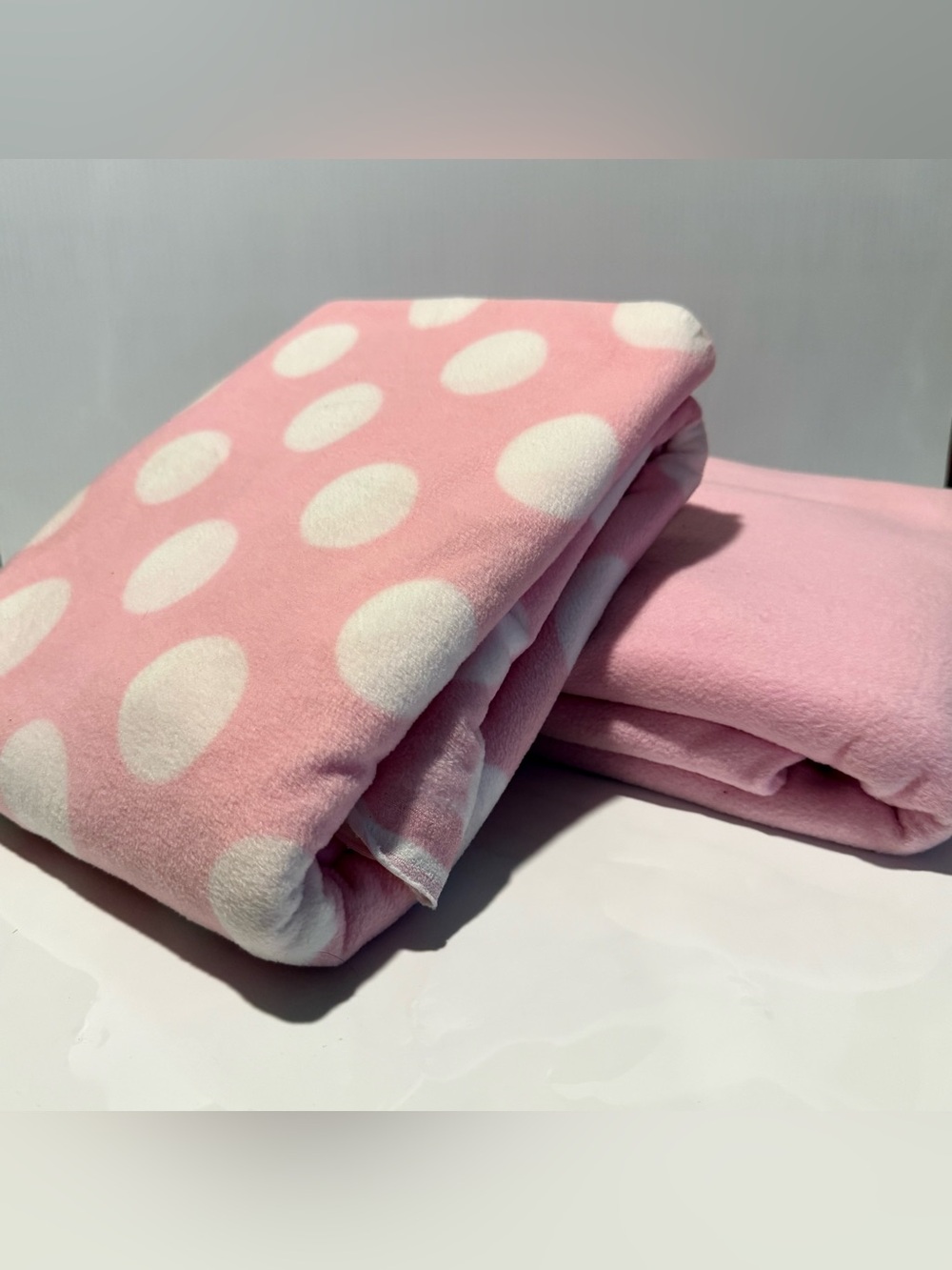 2pc Fleece Blanket Set Standard Reversible Machine Washable Pink Polka Do